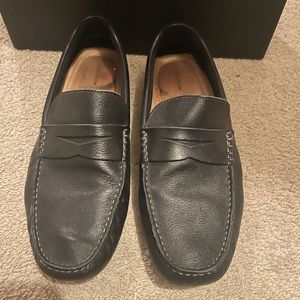 Men’s black leather loafer